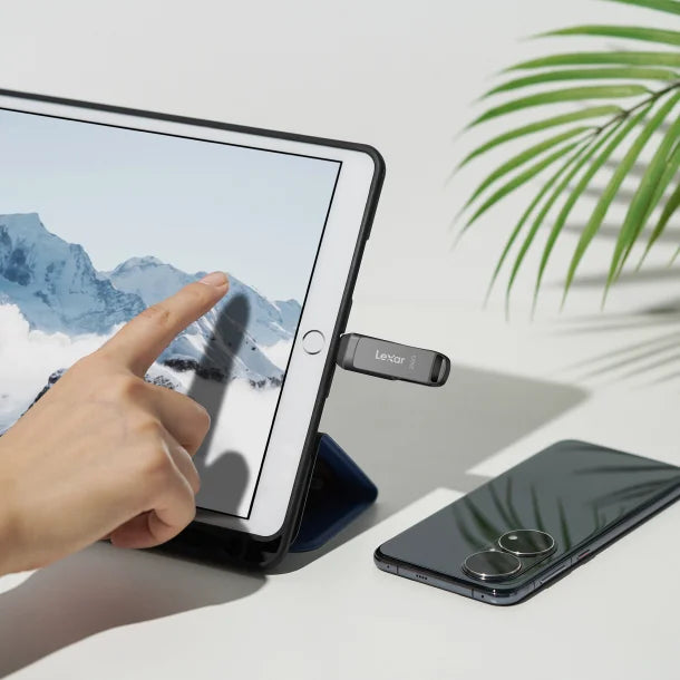 Lexar® JumpDrive® D400 USB 3.2 Gen 1 Dual Drive with USB-C® and USB-A Connectors (512 GB)