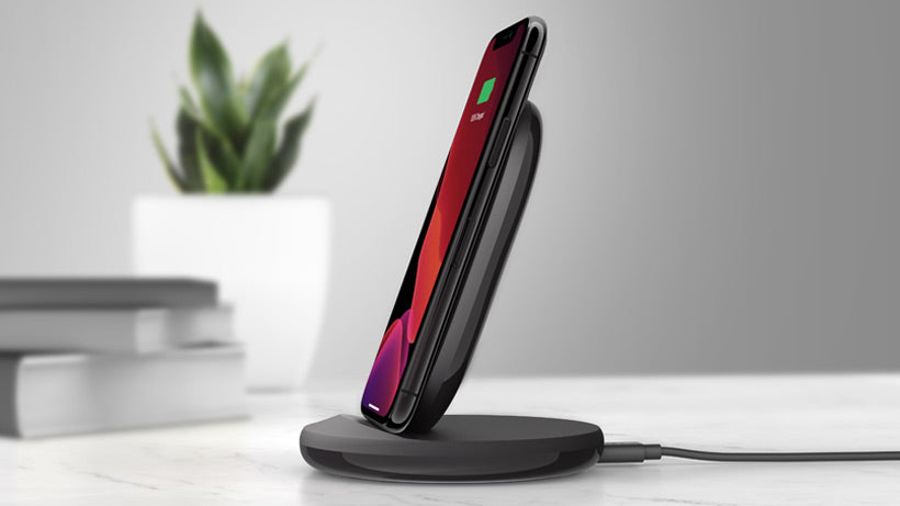Belkin - BOOST↑CHARGE - Wireless Charging Stand 15W and QC 3.0 Wall Charger 24W - Black