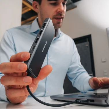 Verbatim® USB-C Pro 14-Port Hub