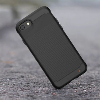 Gear4 Havana Case for iPhone SE3 (Black)
